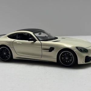 Welly 1:24 Mercedes Benz AMG GT-R GTR Diecast White